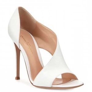 NEW Gianvito Rossi Leather Open-side D’Orsay Pump